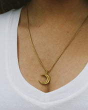 Crescent Moon Chain Necklace | Silver & Gold